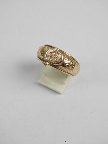 Poison or secret ring in 750/1000th yellow...