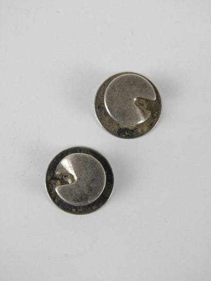 Pair of 900/1000th silver HANDLEBUTTONS bearing...