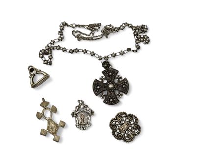 Lot of 5 silver jewels including : 
a southern...