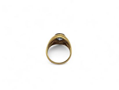 925-millimeter silver signet ring set with...