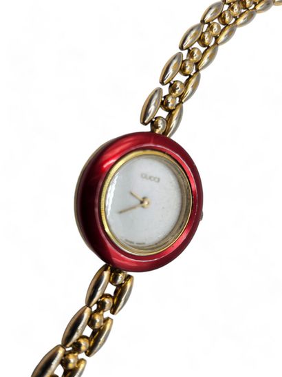 GUCCI.
Lady's wristwatch in gold-plated metal,...