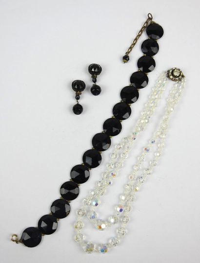COLLAR of Rhine pearls in two rows. Metal...