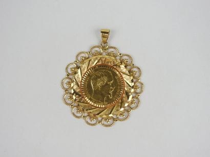 Pendant adorned with a 20 franc gold coin,...