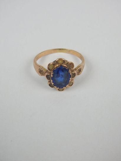Marguerite ring in yellow gold 750/1000 set...
