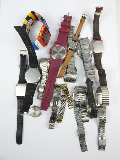 LOT de MONTRES :
DUNLOP CASIO 306 AQ 709...