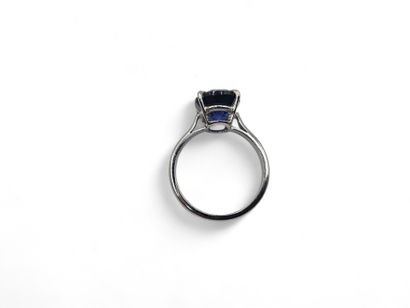 750 thousandths white gold ring centered...
