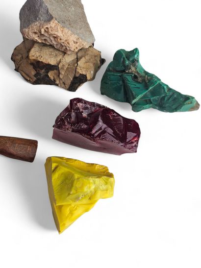 Batch of rough minerals, pieces of colored...