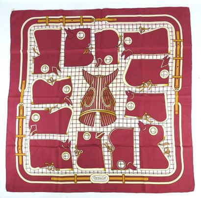 HERMES - Paris. Carré de soie Camails. 90...