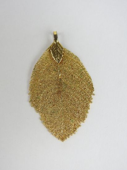 C. CHERON - Limoges : Enameled pendant with...