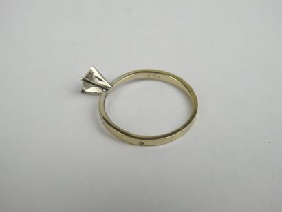 Ring in white gold 750 thousandths set with...