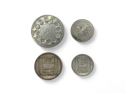 Lot of 4 silver coins including : 
1 Monnaie...