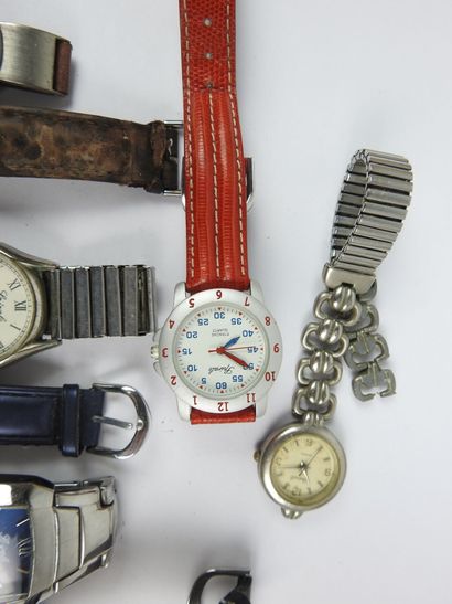 LOT de MONTRES SPIRALE
6402 SY 3 212678
2...