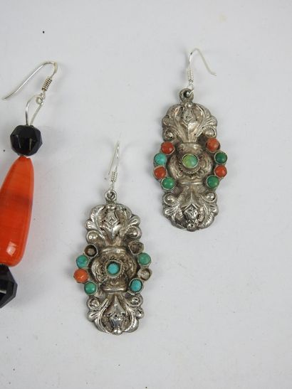 Two PAIRS OF EARRINGS in silver, hard stone...