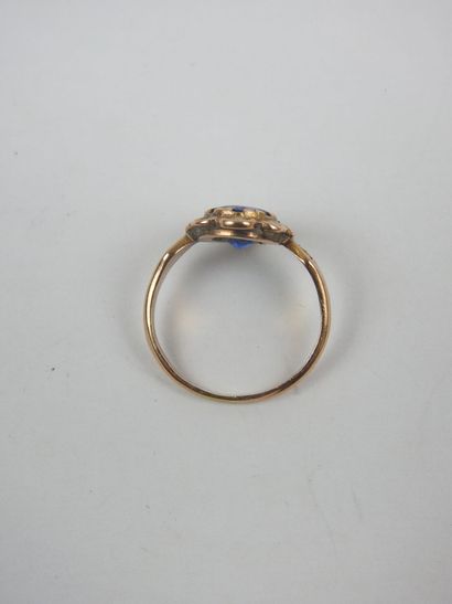 Marguerite ring in yellow gold 750/1000 set...