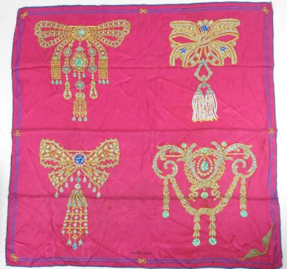 LOT de foulards en soie et coton dont Hermès,...
