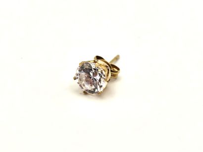 18K (750°/°°) yellow gold EAR PUP centered...