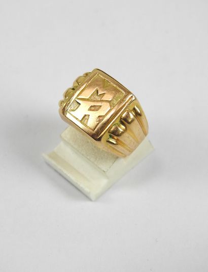 750/1000th yellow gold CHEVALIERE engraved...