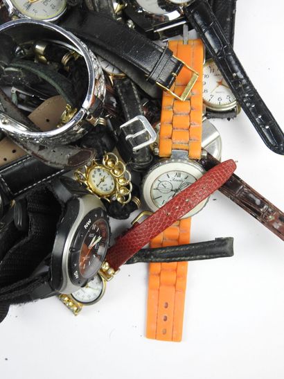 MONTRES & divers :
3 VILLEMIN REGNIER Réveil...