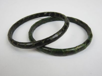 Set of 8 bracelets: 4 in different types...