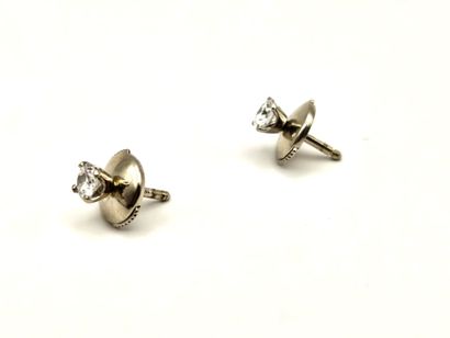 Pair of 18K (750°/°°) white gold EARRINGS...