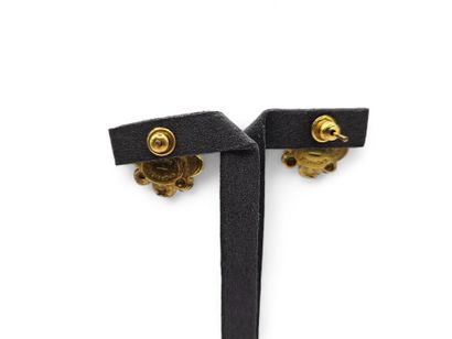 CHORANGE PARIS.
Pair of floral ear studs...