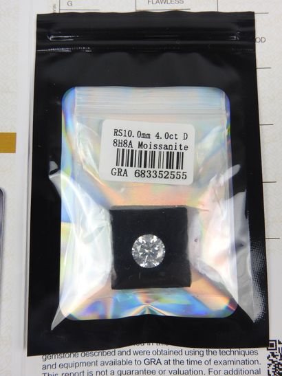 MOISSANITE 4.00 cts GRA certificate 6833...