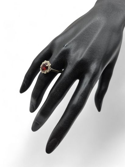 Daisy ring in 750 thousandths white gold,...