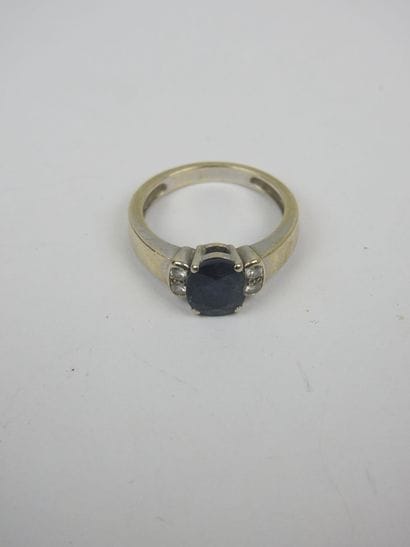 BAUGUE 750/1000 white gold set with an oval...