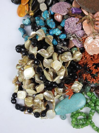 Important LOT BIJOUX FANTAISIE comprenant...