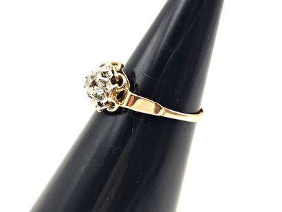 Solitaire flower ring in 18K (750°/°°) yellow...