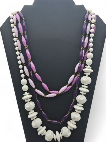 Set of imitation pearl necklaces, blown glass...