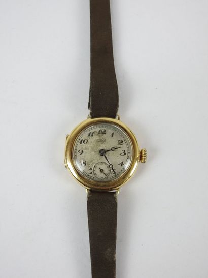 LIP: Ladies' watch, round case in 18K yellow...