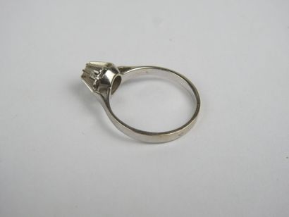 Ring in white gold 750 thousandths and diamond...