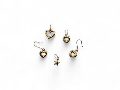 Small lot of jewelry in stamped yellow gold...