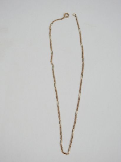 Three chains and pendant in 750 thousandths...