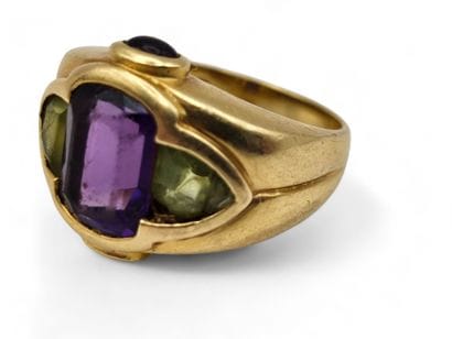 750 thousandth yellow gold gadrooned ring...