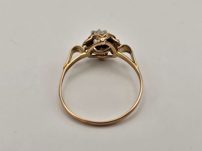 Solitaire flower ring in 18K (750°/°°) yellow...