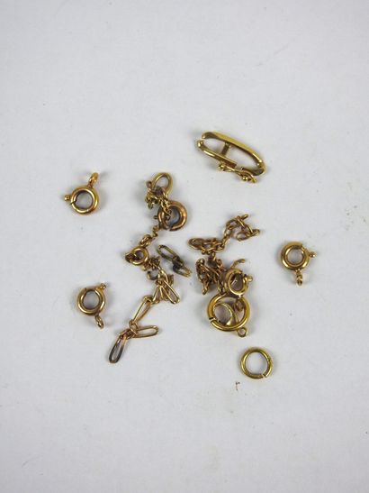 BRIS D'OR: rings, clasps, chain fragments....
