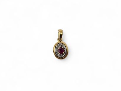 Oval pendant in yellow and white gold 750...
