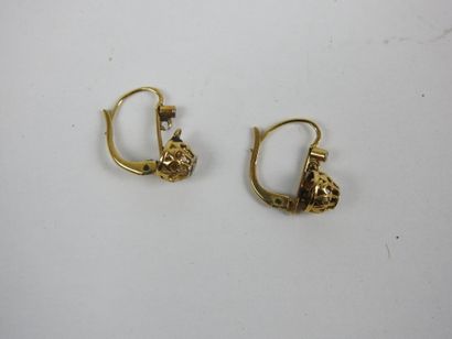 PAIR OF DORMEUSES in 750/1000th yellow gold....