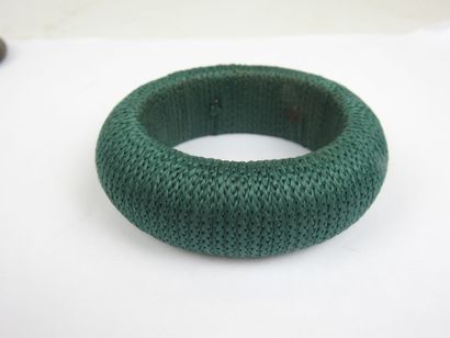 Set of 8 bracelets: 4 in different types...