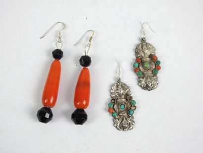 Two PAIRS OF EARRINGS in silver, hard stone...