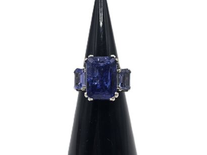 Trilogy cocktail ring in 750 thousandths...