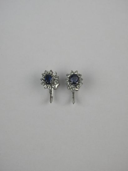 PAIR OF EARRINGS in 800/100th sterling silver...