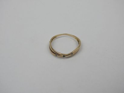Yellow gold ring 375 thousandths. 0.93g (one...