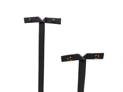 Lot of 2 pairs of ear studs in 375-millimeter...