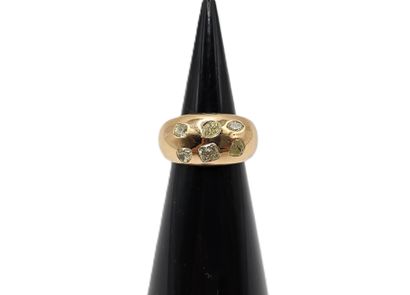Yellow gold 750 thousandths ring set with...