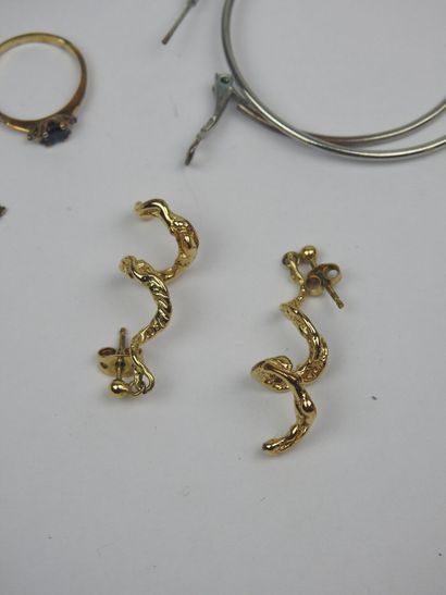 Lot of costume jewelry, creole earrings,...