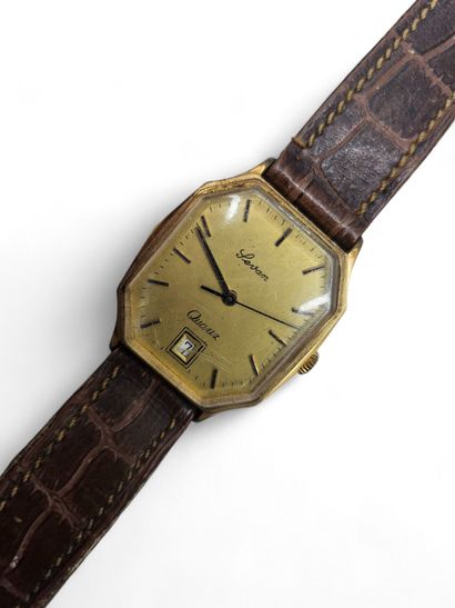 GUCCI.
Lady's wristwatch in gold-plated metal,...