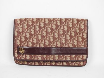 CHRISTIAN DIOR - Paris. Pochette du soir...